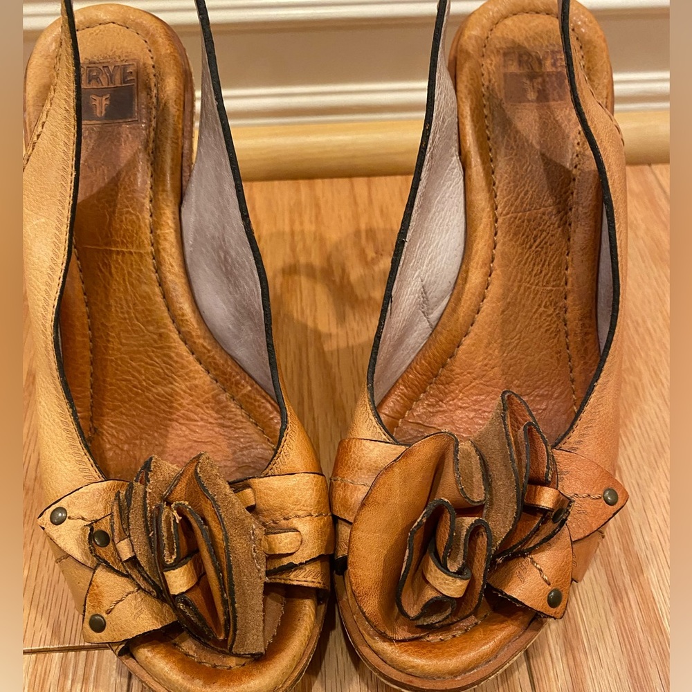 Frye Pepper Leaf Sling leather wedge
